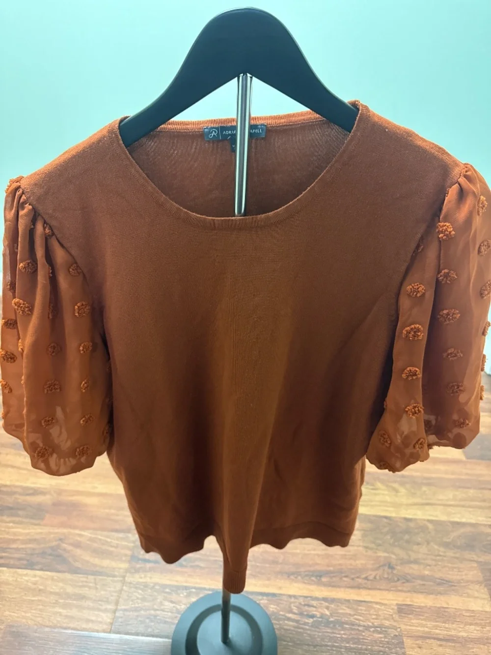 Top - Picture 2 of 6